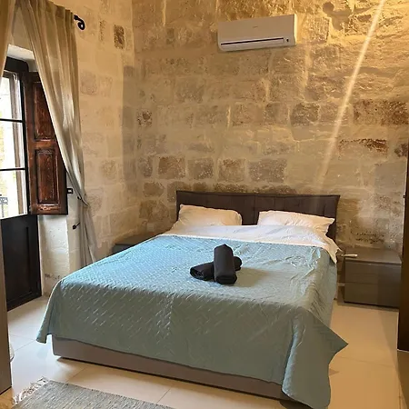 Traditional House Of Character With Terrace - Central, Cozy & Calm * Birkirkara